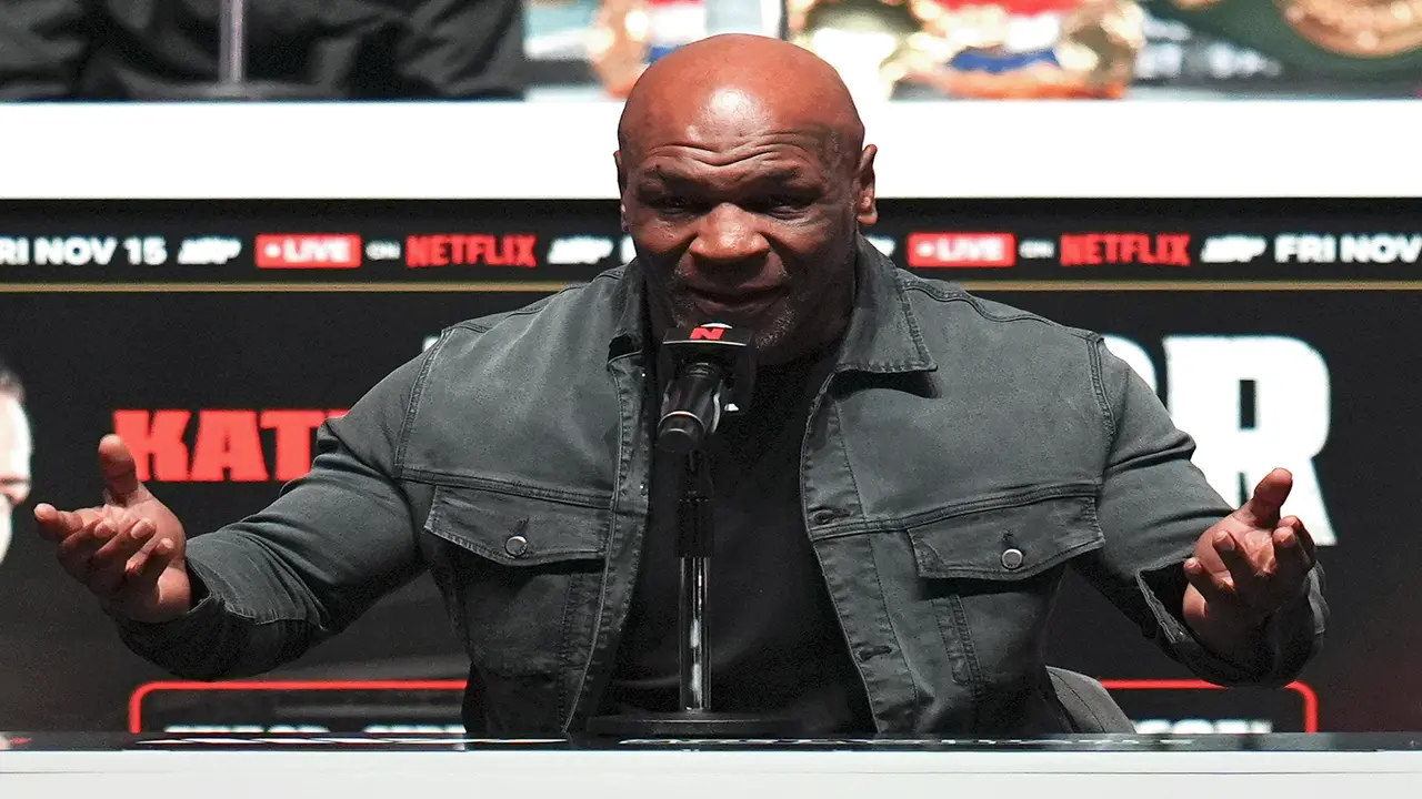 مواجهة قوية.. تايسون يتلقى عرضًا للنزال ضد أسطورة MMA